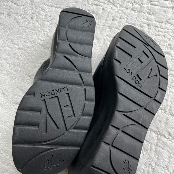 FLY LONDON Black Mule. Never worn. Size 39. - Picture 6 of 8